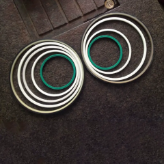 плътен кристален пръстен